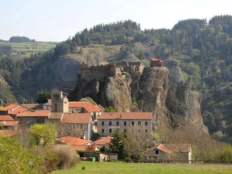 Village d'Arlempdes et château de Goudet