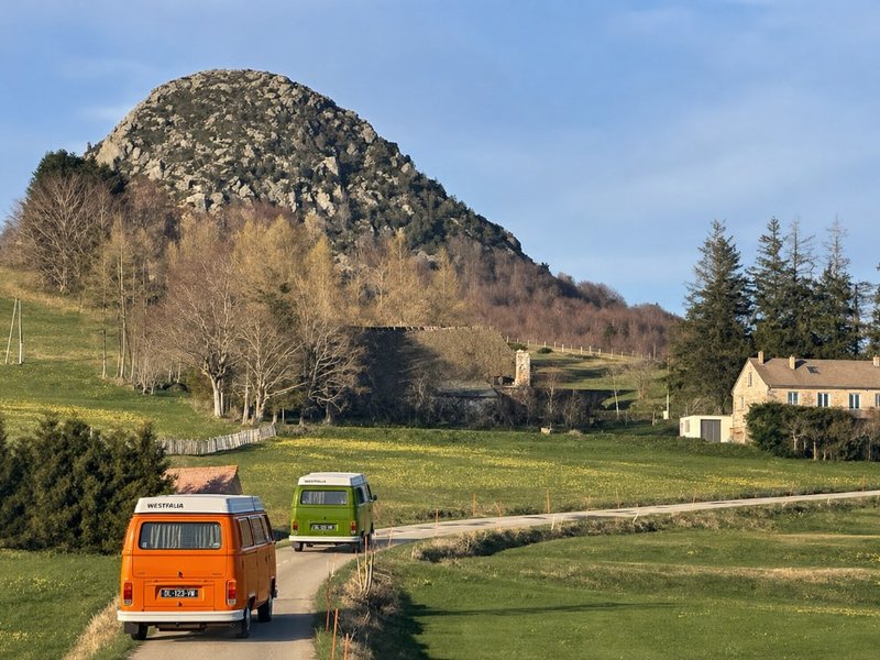 Deux Combi sur la route du mont Gerbier-de-Jonc